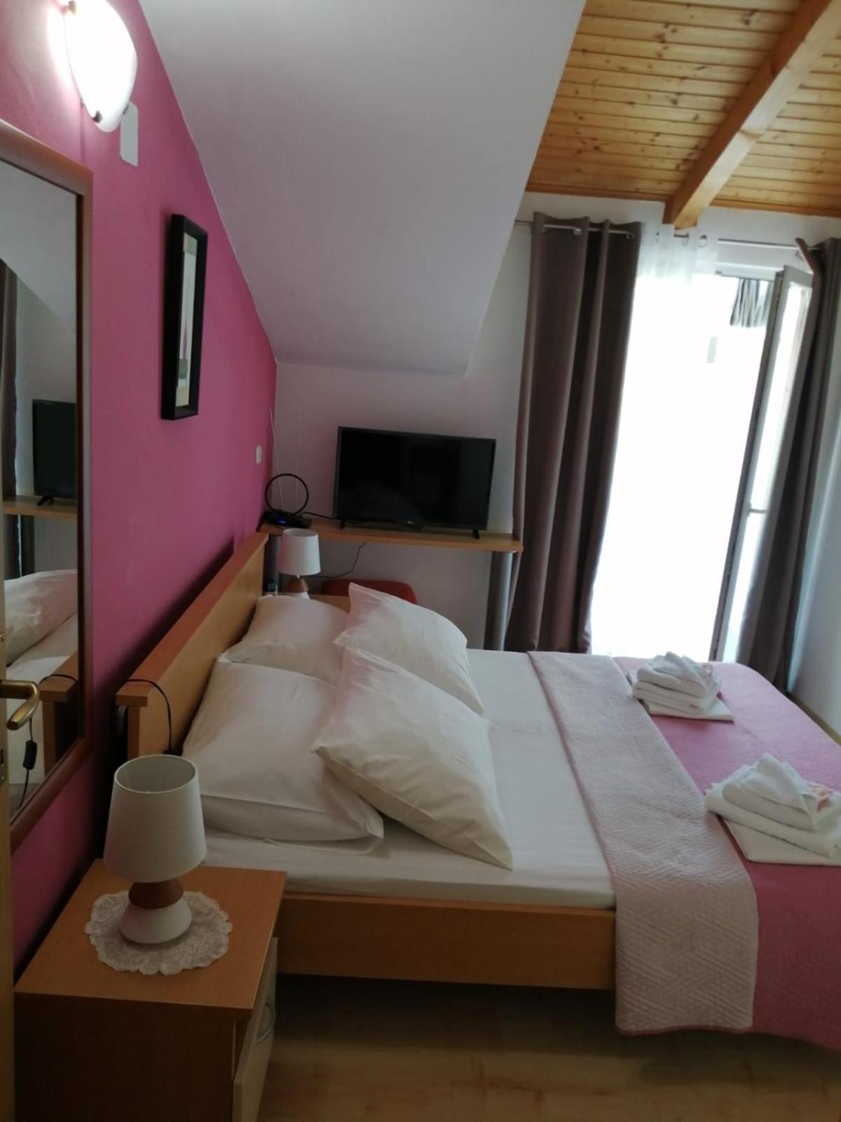 Mala Basina -Maslina Apartment Vrbanj ภายนอก รูปภาพ