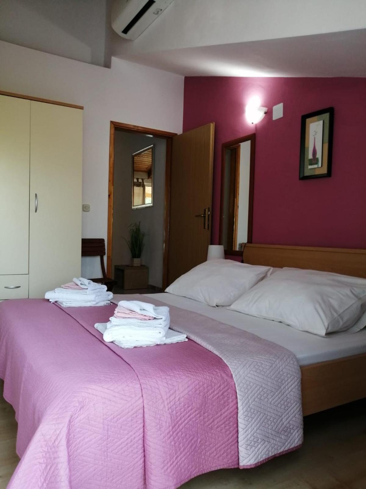 Mala Basina -Maslina Apartment Vrbanj ภายนอก รูปภาพ