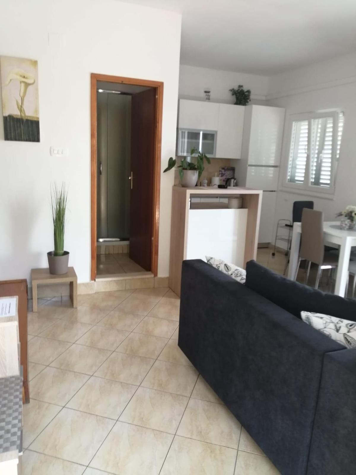 Mala Basina -Maslina Apartment Vrbanj ภายนอก รูปภาพ