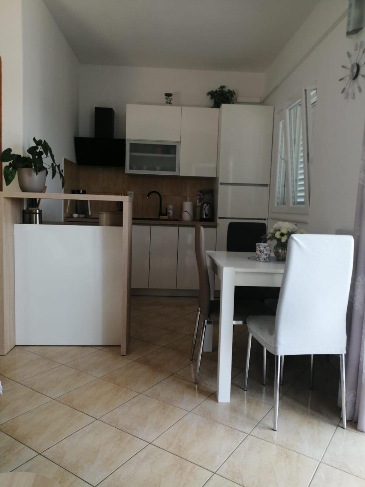 Mala Basina -Maslina Apartment Vrbanj ภายนอก รูปภาพ