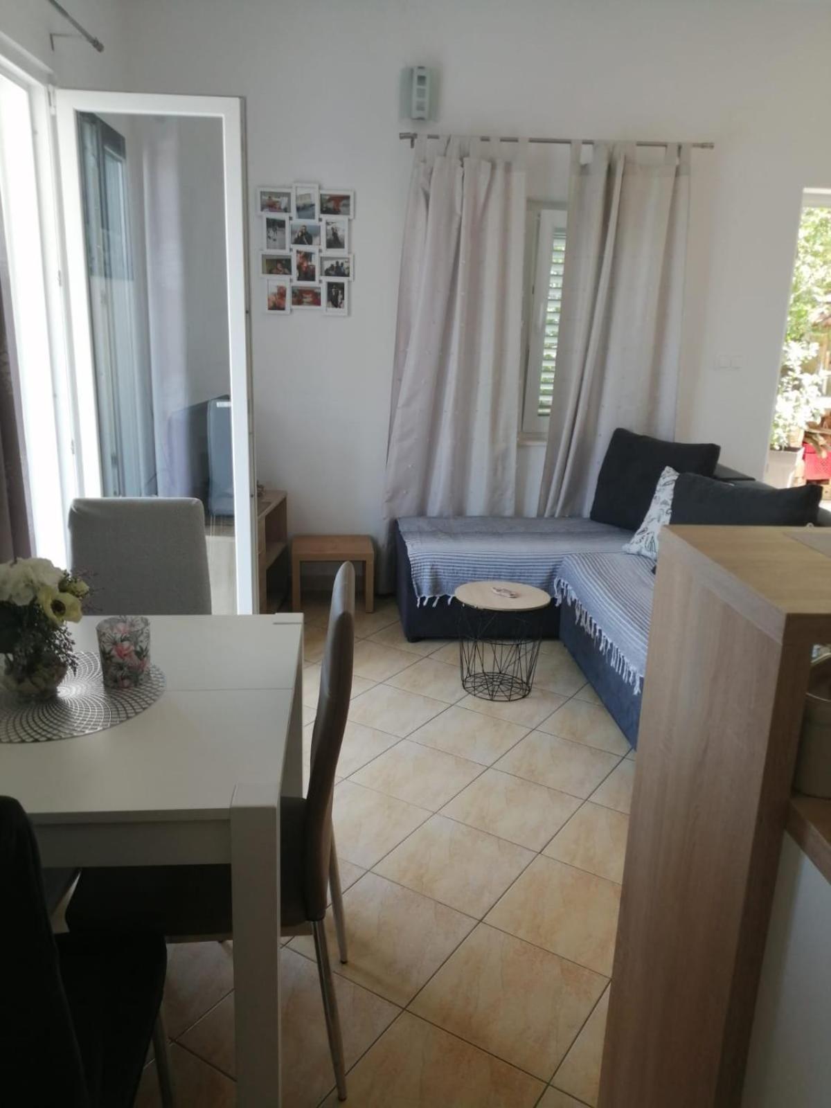 Mala Basina -Maslina Apartment Vrbanj ภายนอก รูปภาพ