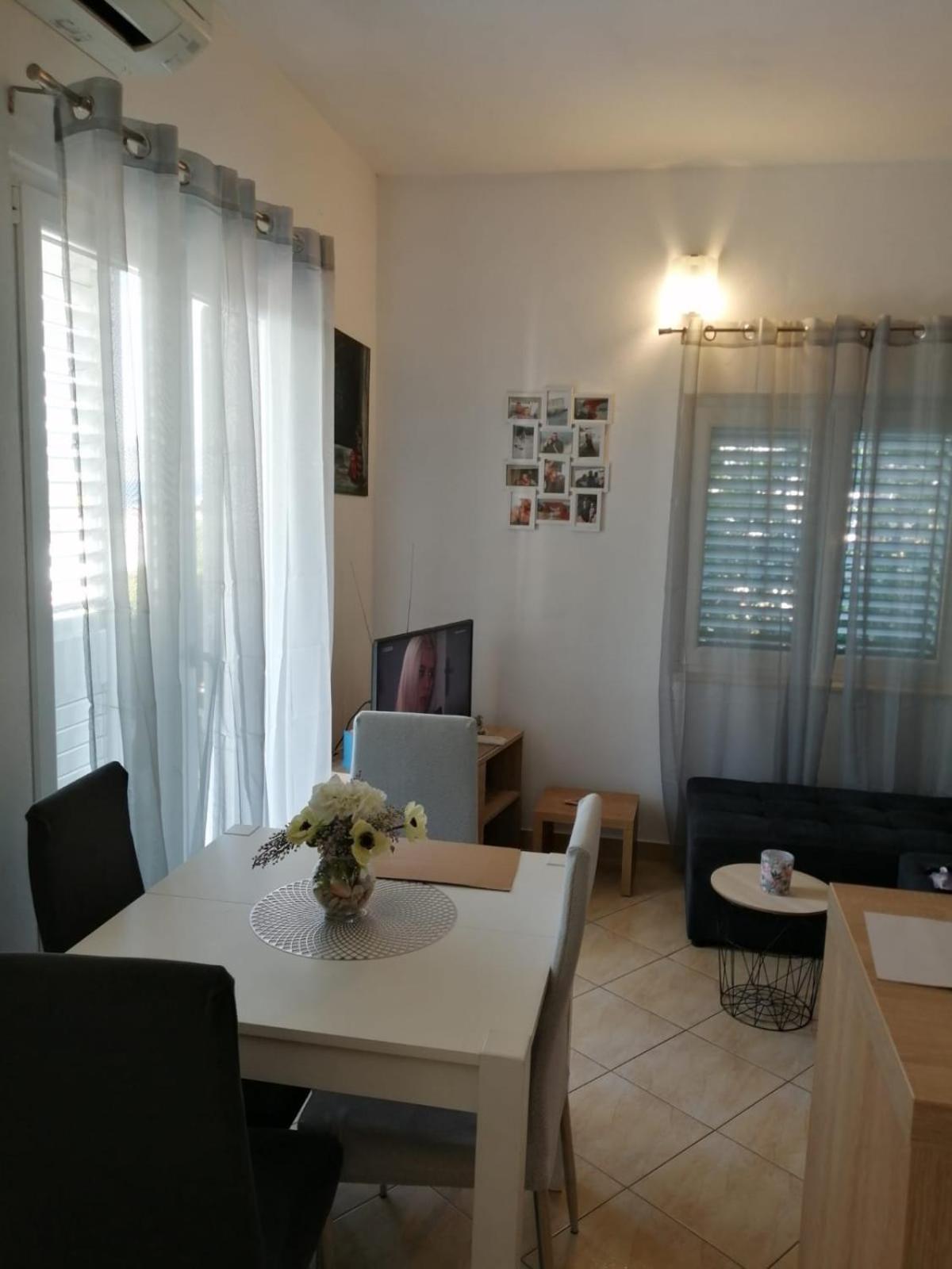Mala Basina -Maslina Apartment Vrbanj ภายนอก รูปภาพ